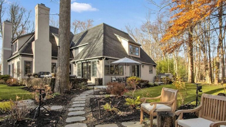 A charming residence in Palisades NY E28094 once the childhood home of actress Hayden Panettiere E28094 is on the market for US3.99 million. Image Zillow.com