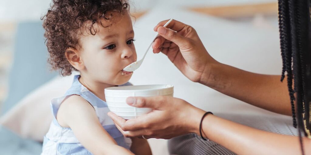 1739567010 mom feeding baby